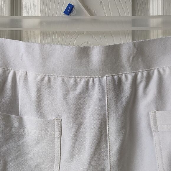 Puma women's white shorts - Picture 6 of 8